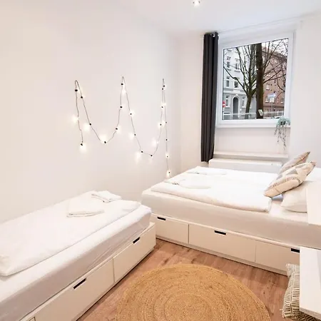 Great Three Bedroom Apartment Hamburg Exterior photo