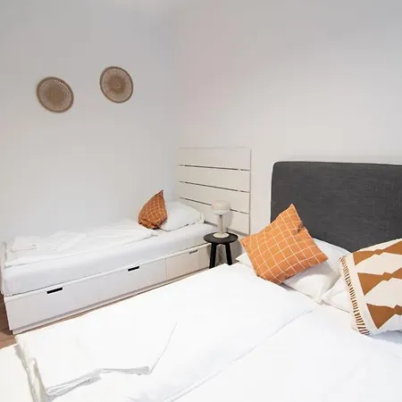 Great Three Bedroom Apartment Hamburg Exterior photo
