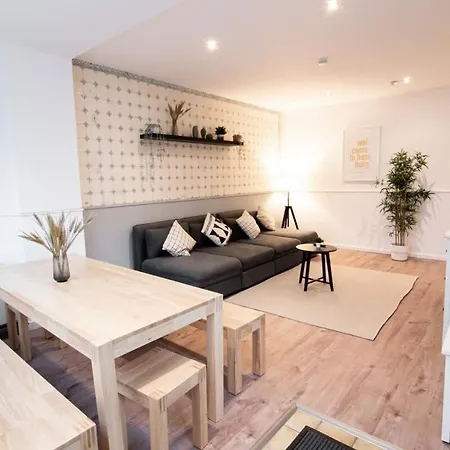 Great Three Bedroom Apartment Hamburg Exterior photo
