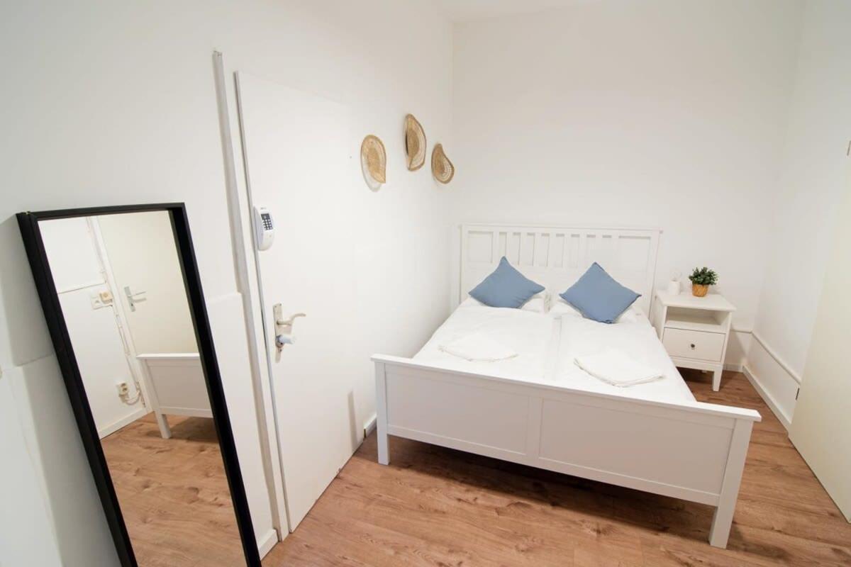 Apartment Great Three Bedroom Hamburg