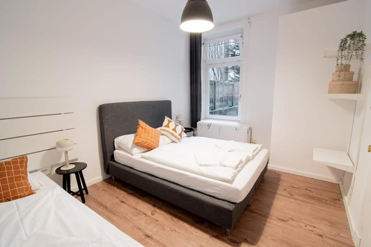 Apartment Great Three Bedroom *