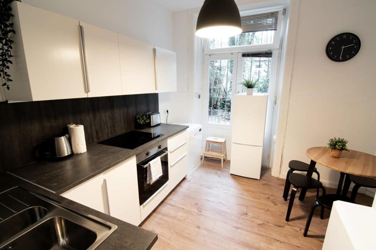 Great Three Bedroom Hamburg