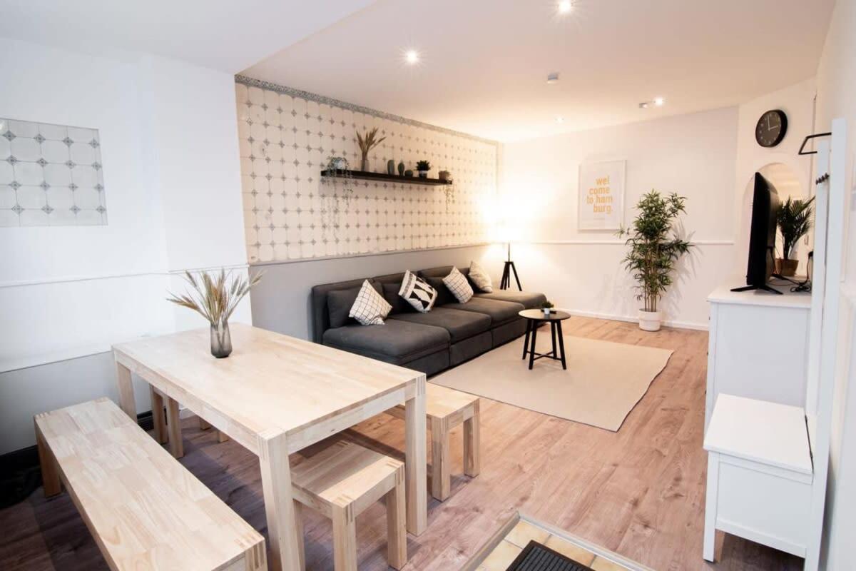 Apartment Great Three Bedroom *