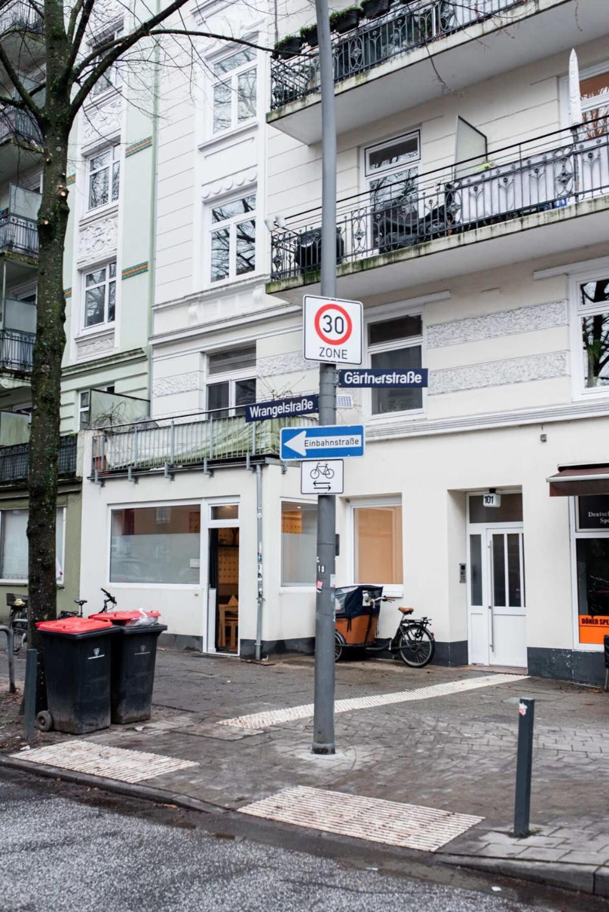 Great Three Bedroom * Гамбург